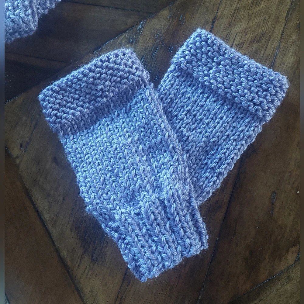 2  knitted hand/wrist warmers - Picture 3 of 9